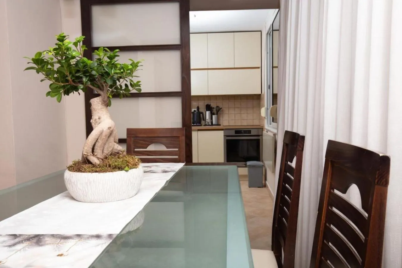 Chic & Serene Apartment-Your Relaxing Oasis 티라나 0*,  알바니아