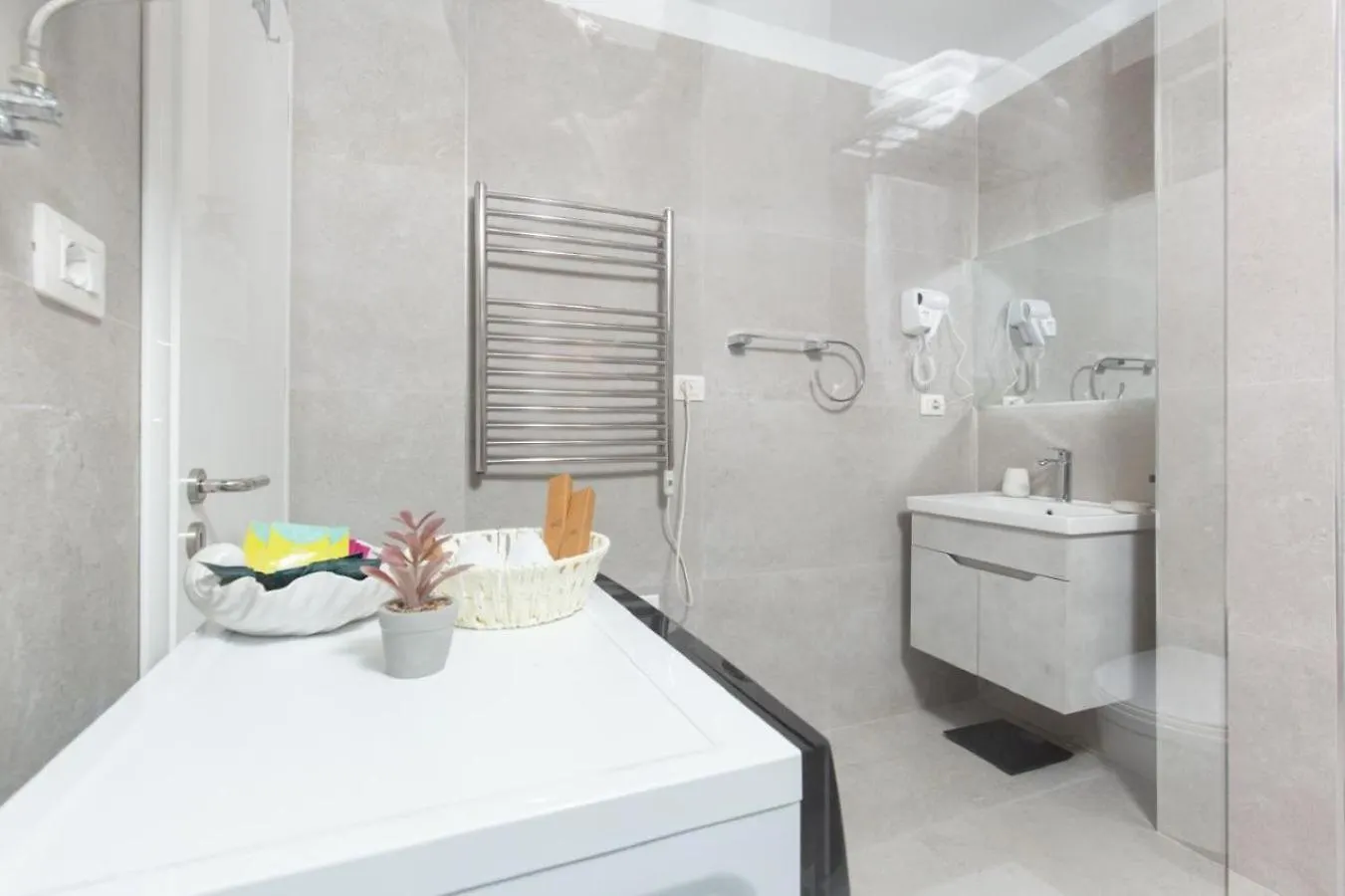 Chic & Serene Apartment-Your Relaxing Oasis 티라나 0*,