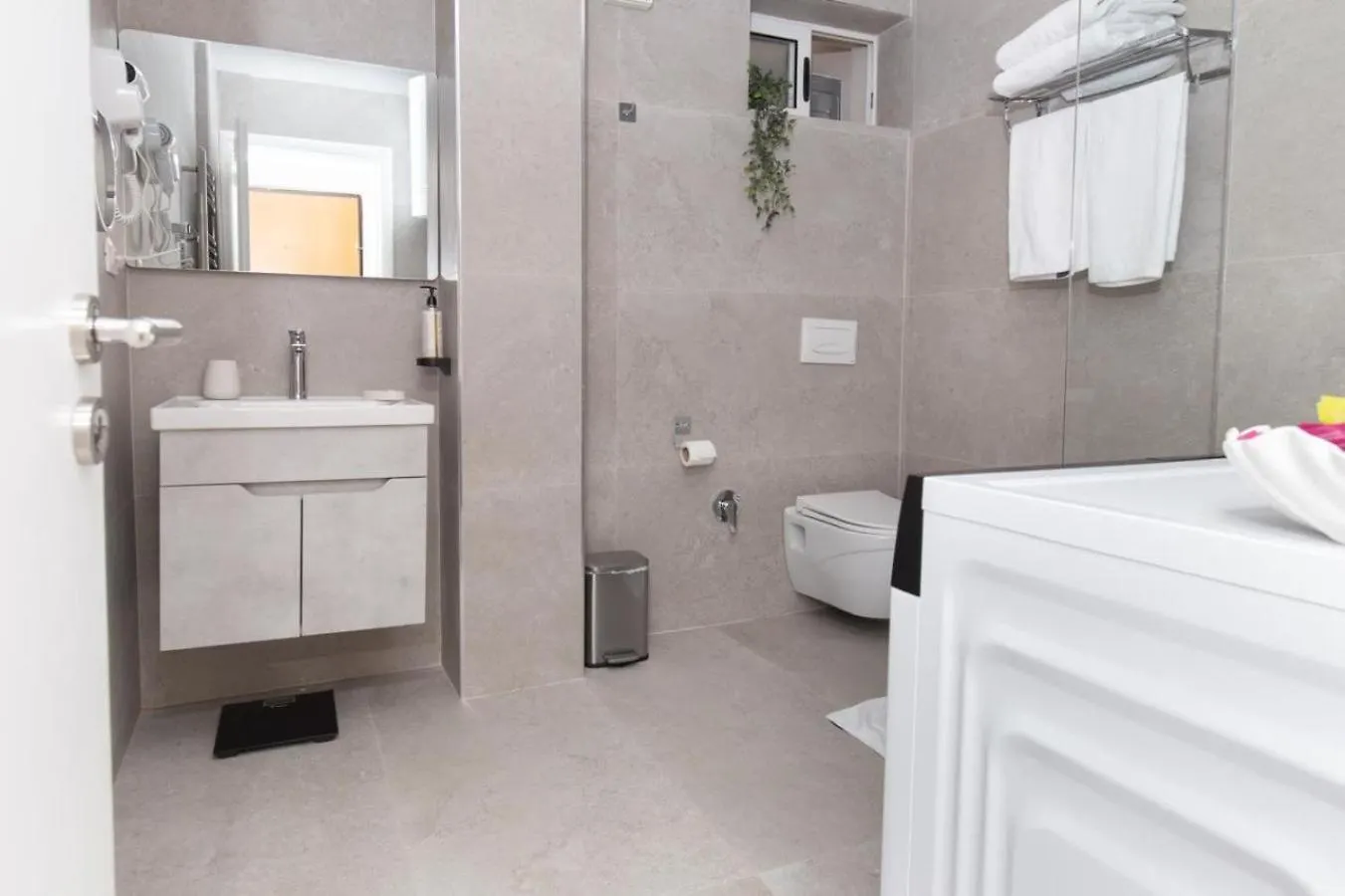 Chic & Serene Apartment-Your Relaxing Oasis 티라나 아파트